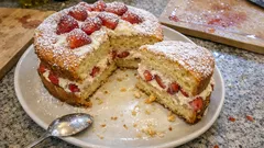 Torta soffice fragole e mascarpone: alta, profumata e facilissima da fare