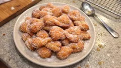 Graffe senza uova e senza lievitazione: l’impasto con ricotta pronto subito