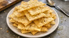 Chiacchiere salate croccanti: la ricetta veloce per un aperitivo sfizioso