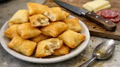 Crescentine fritte emiliane: gonfie, leggere e poco unte, perfette da farcire