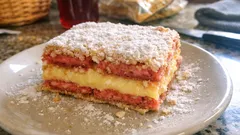 Finto diplomatico al limone: dolce al cucchiaio a strati, senza forno
