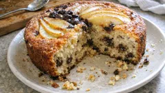 Torta soffice ricotta e pere con gocce di cioccolato: alta, umida e profumata