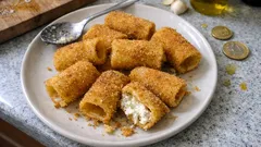 Paccheri fritti ripieni di ricotta e pecorino: croccanti fuori, cremosi dentro