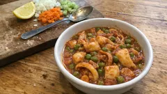 Seppie in umido con piselli: il secondo di mare semplice, con un sugo da scarpetta